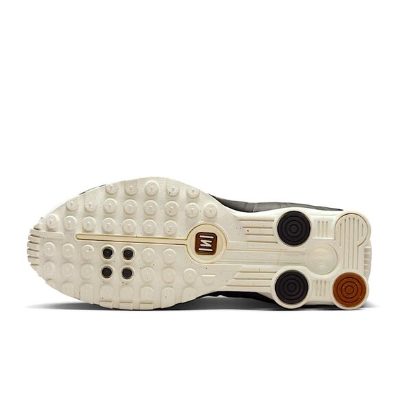 Nike New Women's Shox R4 Shoes Size 8 - Picture 8 of 8